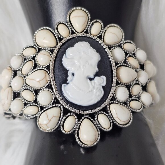 Cameo Silver Tone With White Howlite Bangle New Hinged Bracelet - Picture 3 of 10